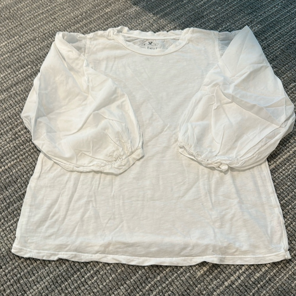 Velvet white long sleeve tee with puffy 3/4 length sleeves